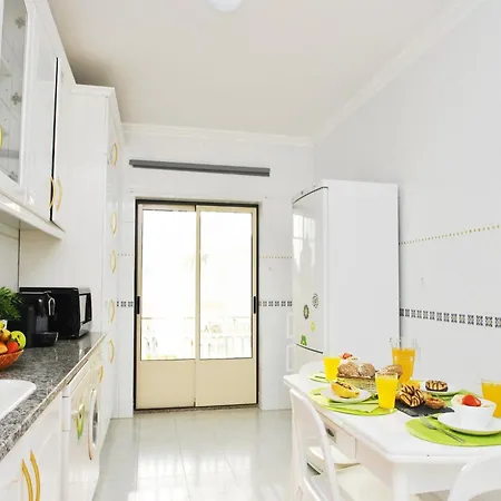 Apartment In Santa Eulalia Near The Beach Αλμπουφέιρα
